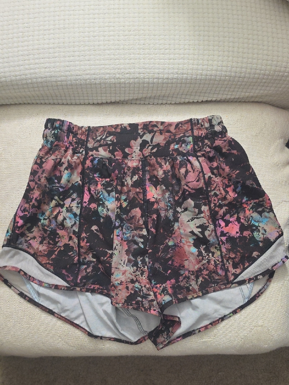 Lululemon Hotty Hot Shorts 4